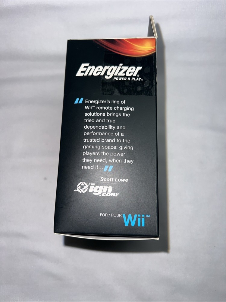 Energizer Power&Play Charging System Charging Dock- Wii with 2 battery packs