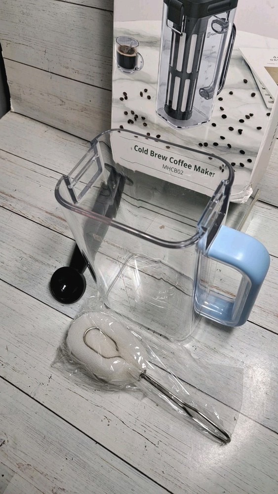 Compact Cold Brew Coffee Maker, 40oz Iced Tea and Coffee Maker Brewer Missing