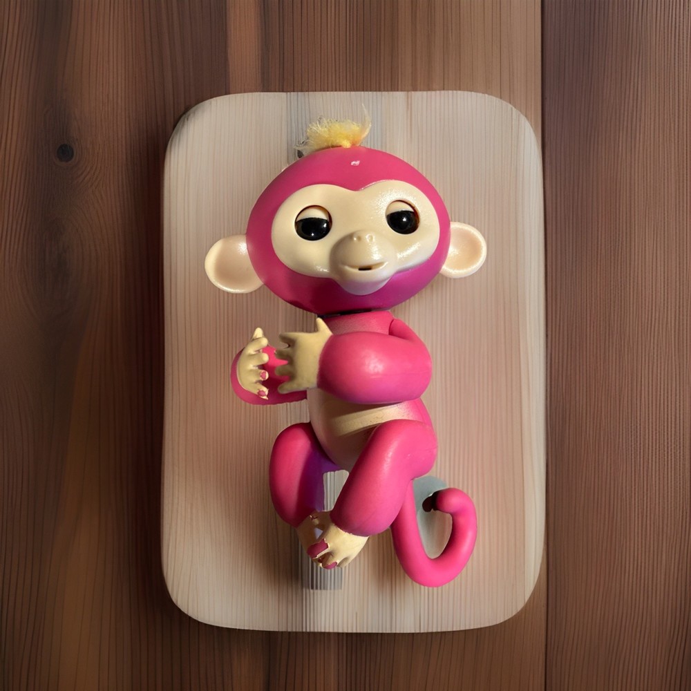“Bella” WowWee Fingerlings interactive baby monkey robot toy