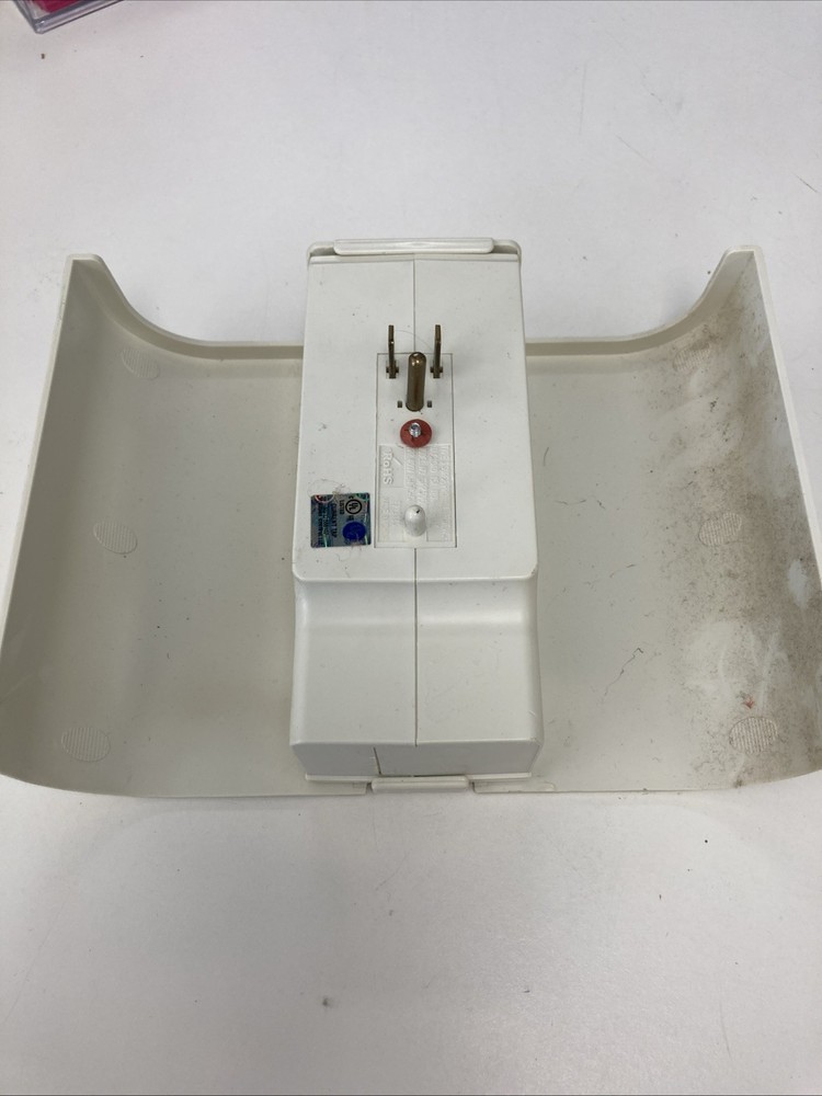 Phillips protecting grounded surge protector