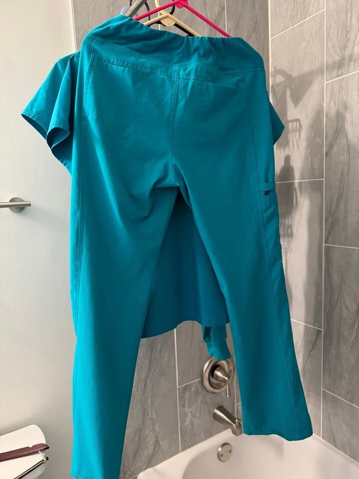 ELLE Scrub Set