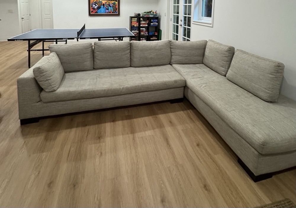 Large Two-Piece Gray Sofa – Excellent Condition Spacious and super comfortable