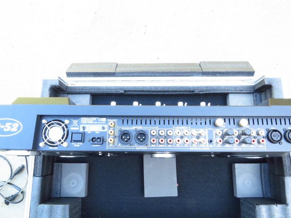 PRODIGY FX B-52 DJ CONTROLLER CD DRIVE MUSIC SCRATCH TURN TABLE w/ Original Case