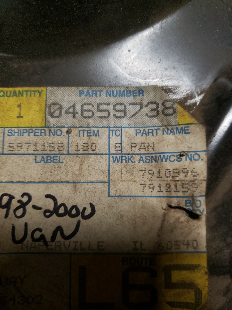 NEW CHRYSLER 04659738 DIFFERENTIAL SIDE COVER