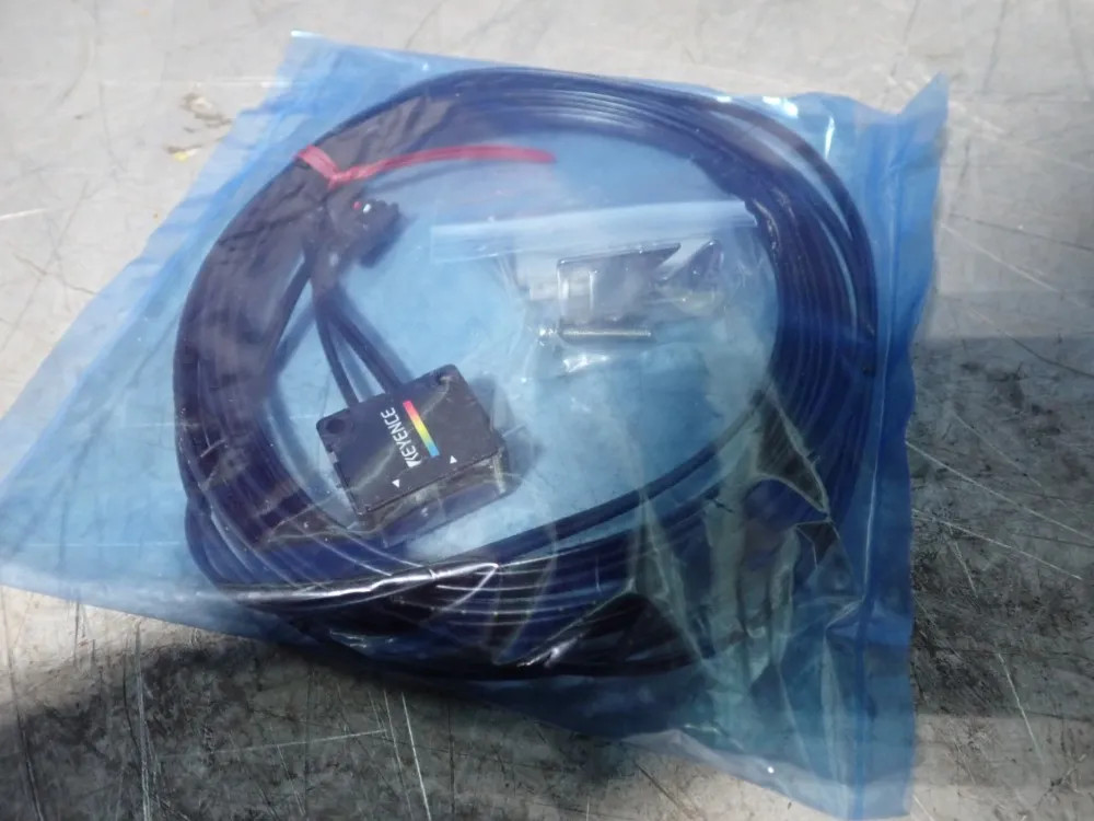KEYENCE CZ-H32 SENSOR HEAD 10251190349