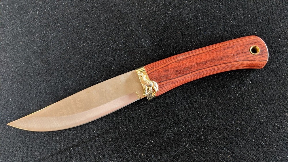 Wildlife Collection Wolf Fixed Blade 440 Stainless with Display Box