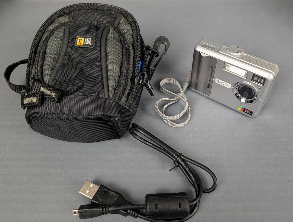 TESTED Kodak EasyShare C315 5.0MP Digital Camera -Silver- w/Case, Cable, Batt