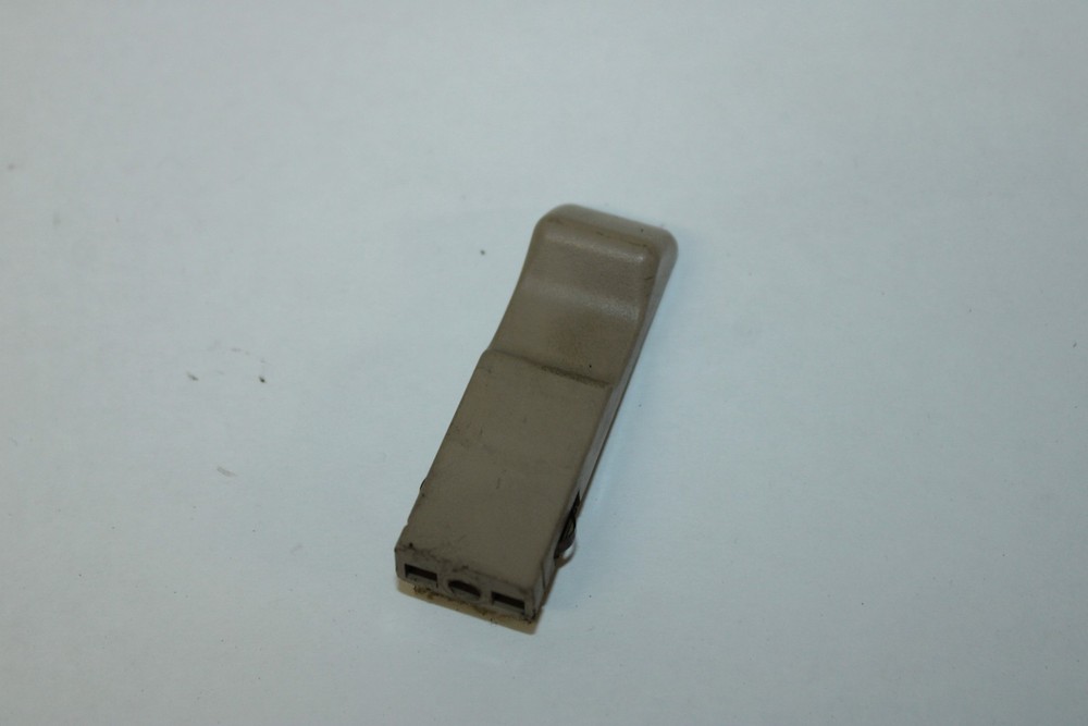 2006 HONDA CR-V (SE)- DRIVER OR PASSENGER FRONT DOOR LOCK INDICATOR TAB