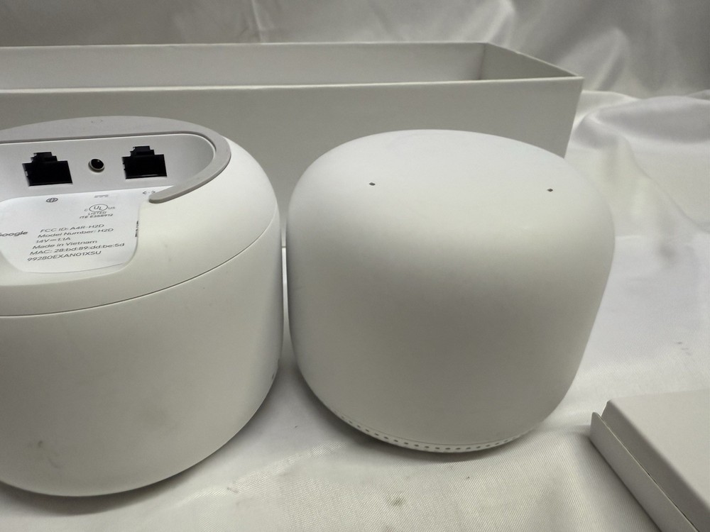 Google Nest Wifi Router and 2 Points - Snow