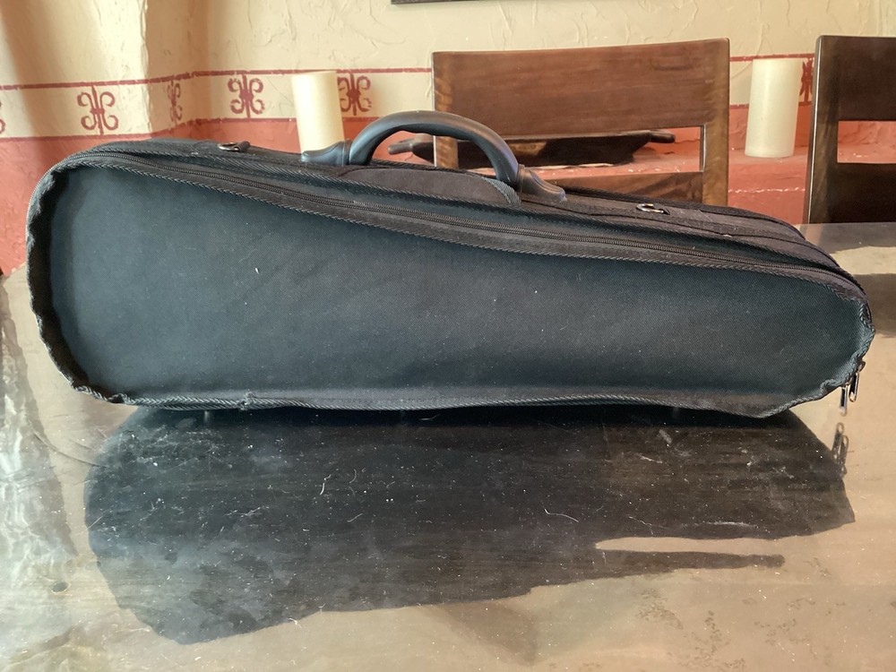 Classical Strings Violin 2019 Model VL70 Size 1/4 with Case & Bow Excellent