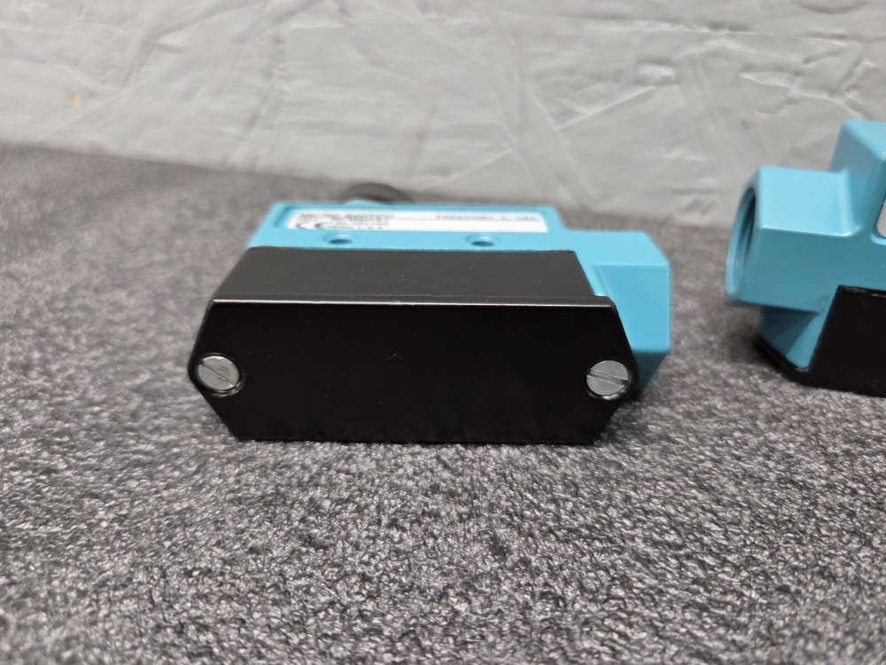Lot of 2 - Micro Switch BZE6-2RN194 Limit Switch