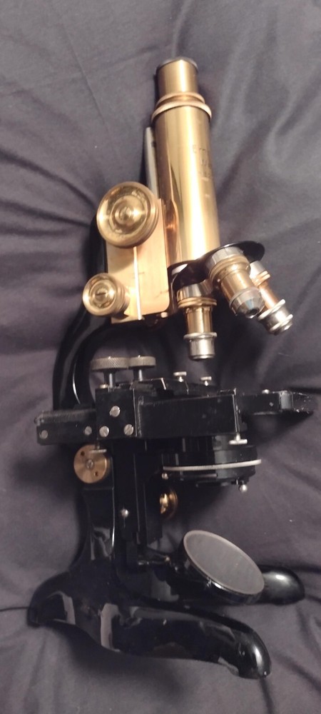 LEITZ MICROSCOPE 1925 S/N236130