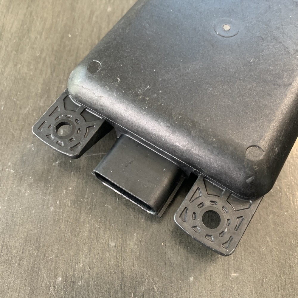 OEM 18-21 Chevrolet Bolt EV Left Blind Spot Object Warning Sensor 42428943