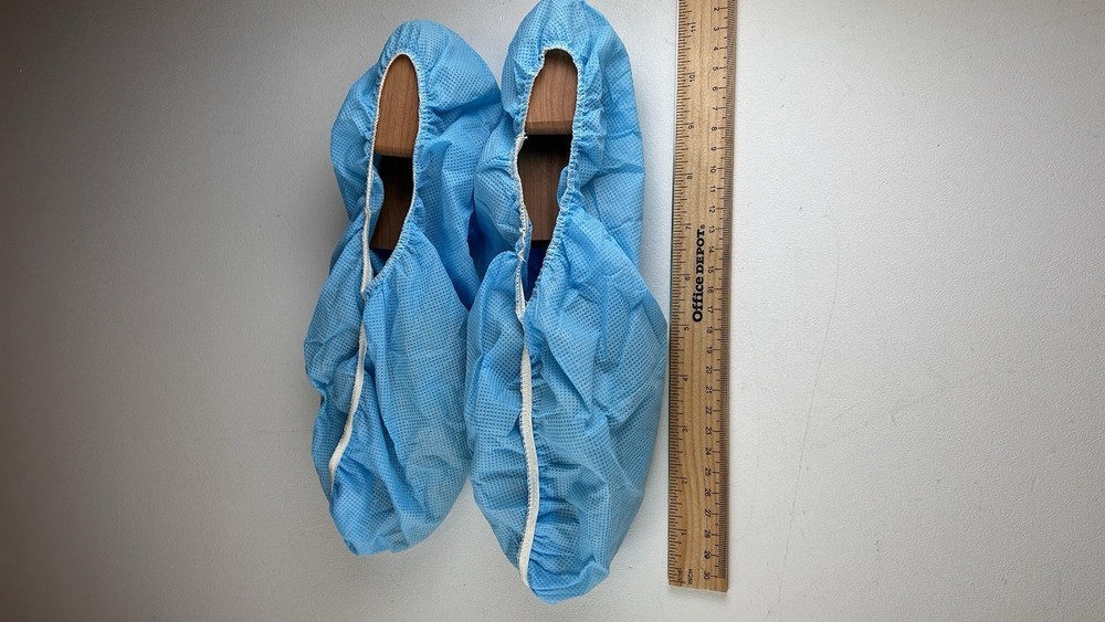 (100) Kimberly Clark Basic Shoe Cover - Universal Size - Blue - Nonconductiveq