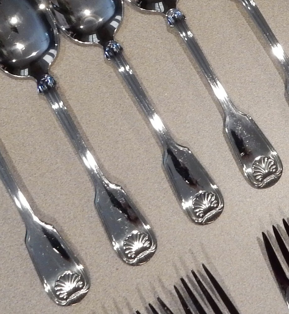 REED & BARTON COLONIAL SHELL FLATWARE STAINLESS SILVERWARE 30 PC. LOT