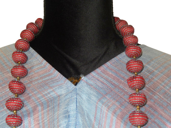 HANDCRAFTED ARTISAN BROWN / RED BEADED NECKLACE