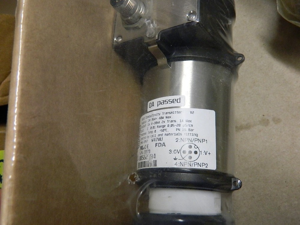 Burkert 8222 Inductive Conductivity Meter Transmitter 00559626 14 -36V NEW LOT#3