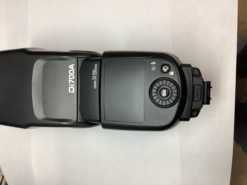 Nissin Di700A Flash for Sony