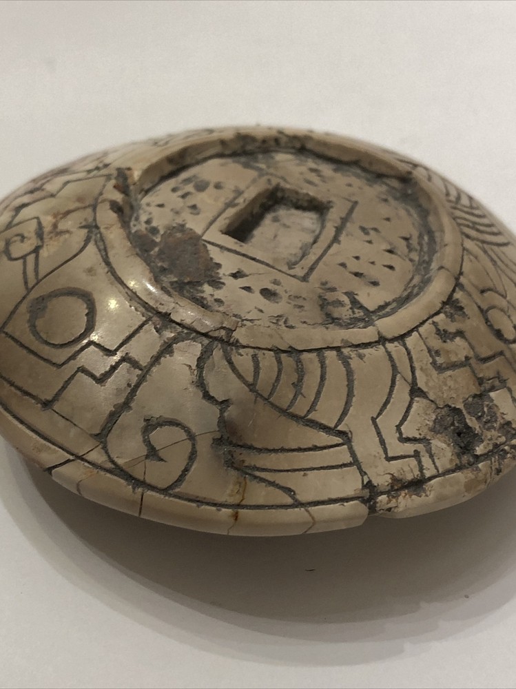 Ancient Extraterrestrial Alien Spaceship UFO w/ Astronaut