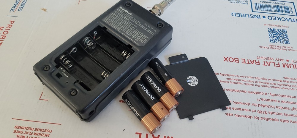 RADIO SHACK FREQUENCY COUNTER FOR CB AND HF TRANSCEIVER