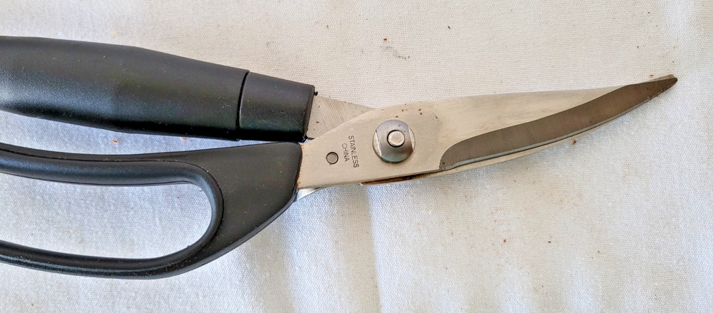 Cabela's Persuit Game Shears with Holster. NEVER USED.