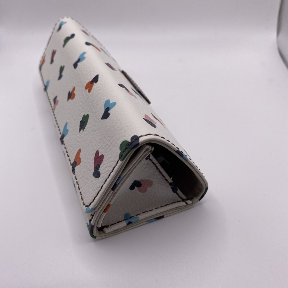 Fossil Sunglasses Glasses & Hard Case White With Hearts Magnet Closure - EUC