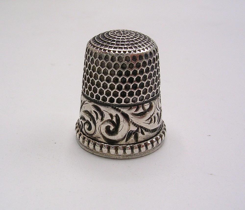 Antique Simons Bro. Sterling Silver Thimble~Acanthus Leaves/Scroll Pattern ~ # 8