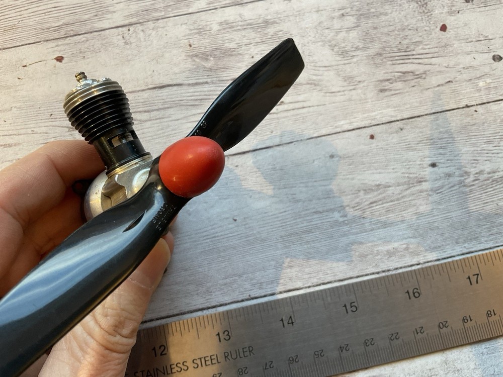 ORIGINAL VINTAGE THIMBLE DRONE ENGINE AND PROPELLER