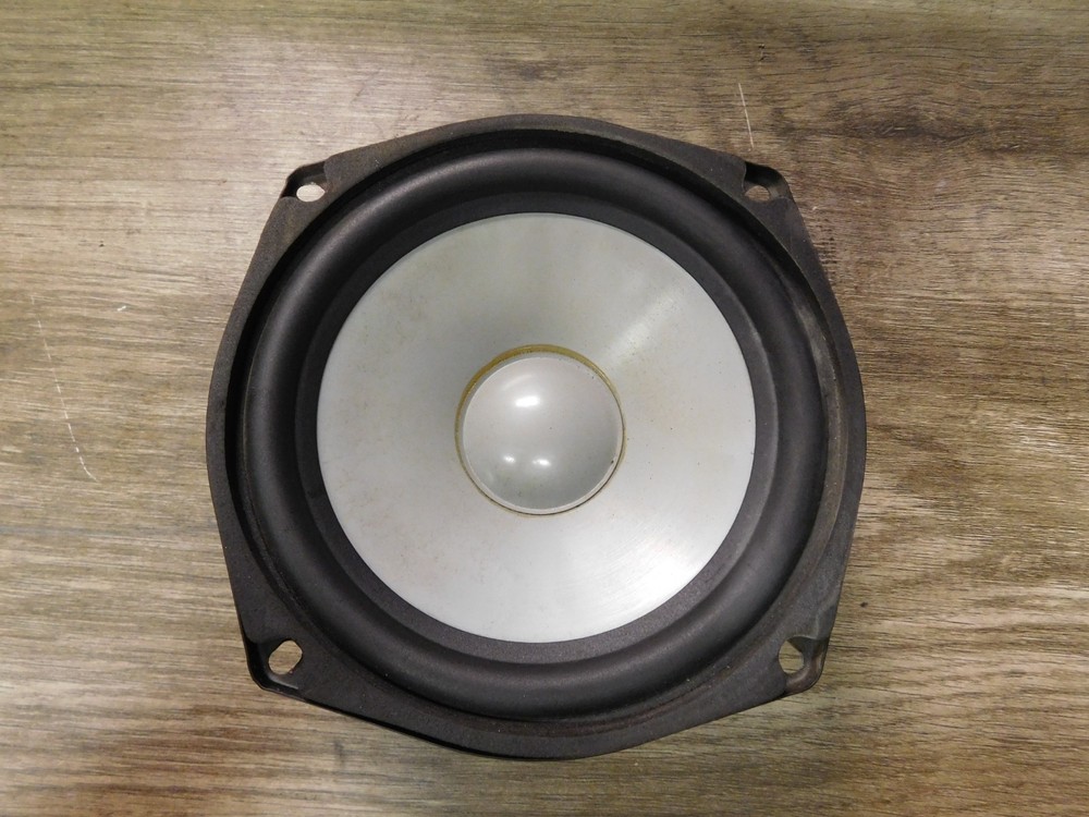 HARLEY DAIVDSON SPEAKER #77026-10