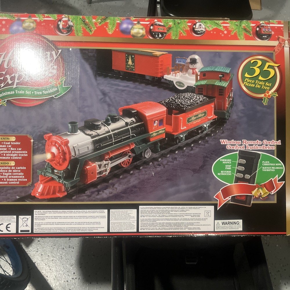 EZTEC North Pole Express 33pc Christmas Train Set 18ft Track Complete