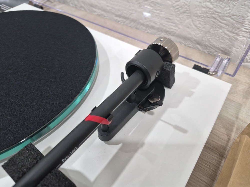 Pro-Ject - T2 Turntable - Satin White