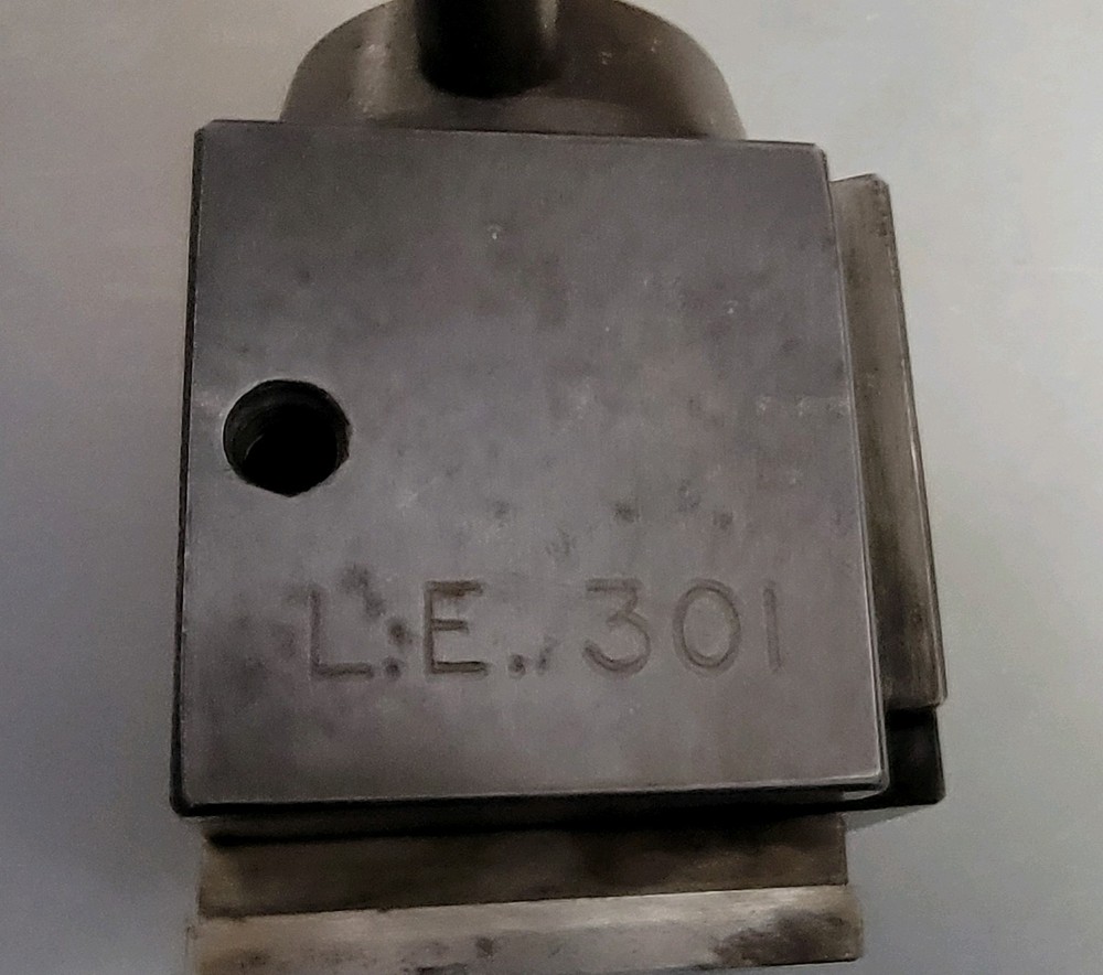 TOOL POST PISTON STYLE METAL LATHE, ALORIS? QUICK Change 2 TOOL HOLDERS LE301