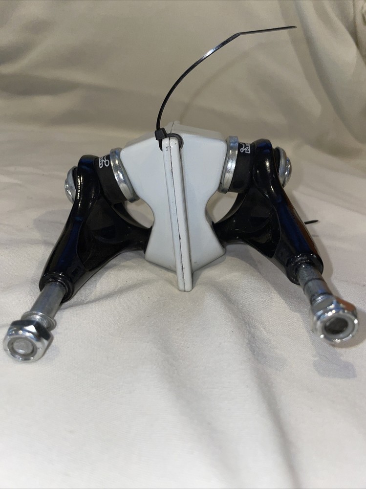 Black And White Krown Skateboard Trucks