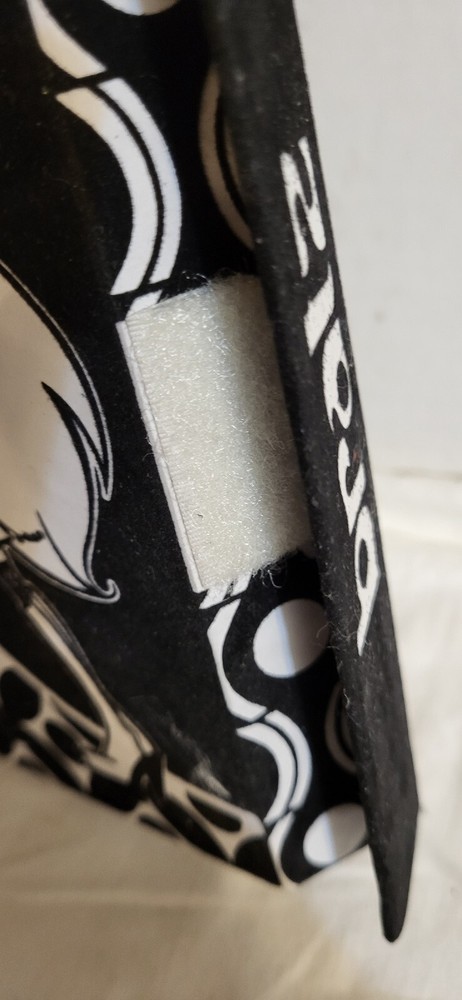 BRATZ BLACK WHITE VELOUR TRIFOLD NOTE PAD (2) NOTE PADS