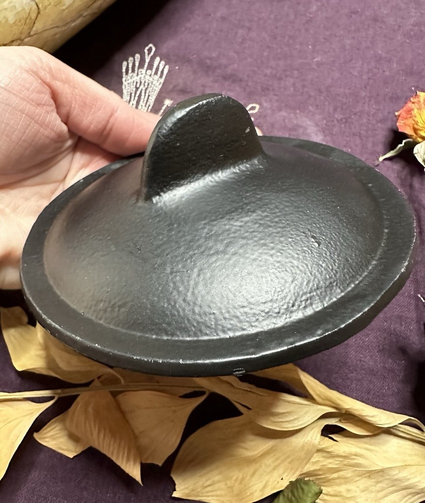 Cast Iron Cauldron With Lid And Handle, Black Cauldron