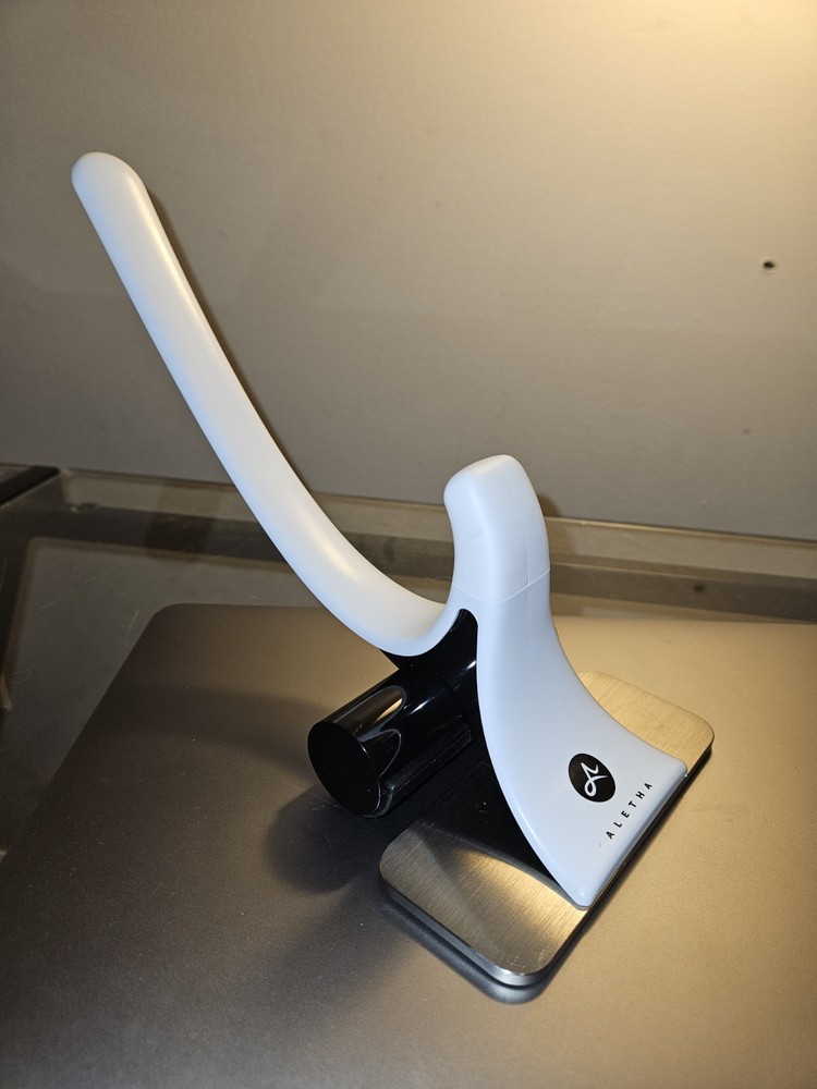 Aretha Health Hip Hook