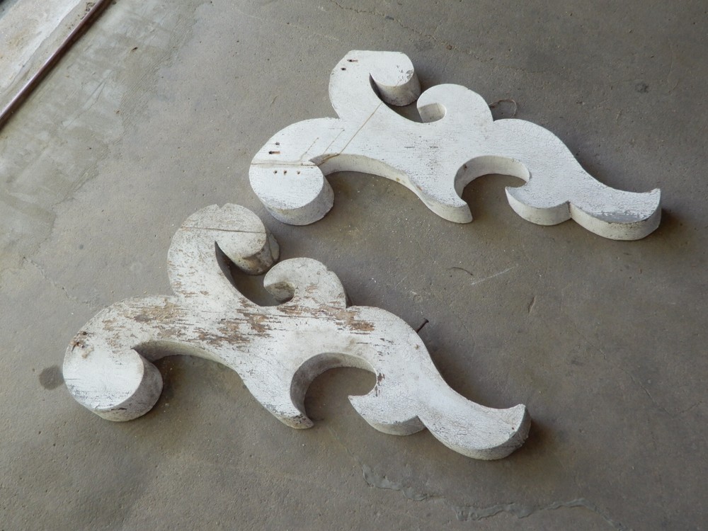 2 LARGE ANTIQUE ARCHITECTURAL CORBELS CHIPPY WHITE CIRCA 1850 3