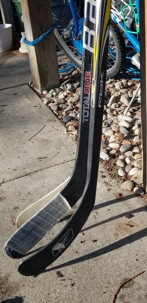 3 HOCKEY STICKS REBOK BAUER RDK