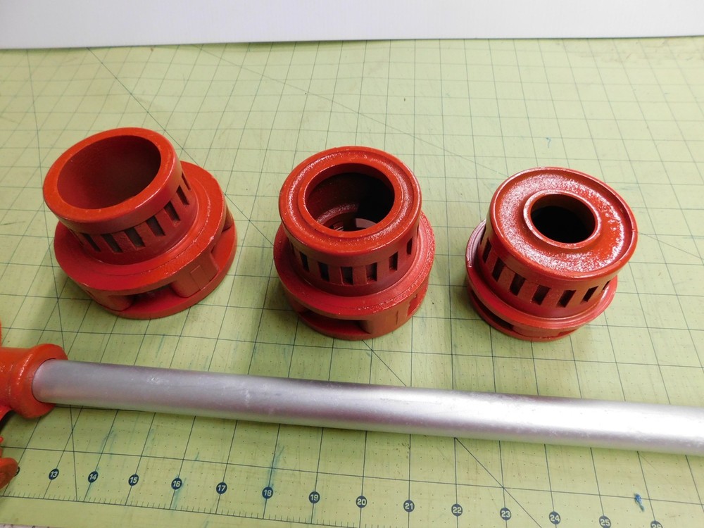 Toledo 1074 Pipe Threader with 3 Dies, 1", 1.5", 2"