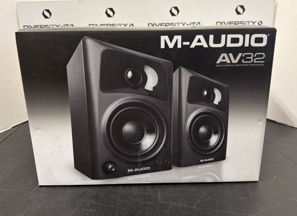 M-Audio AV32 Studio Monitors with Cables