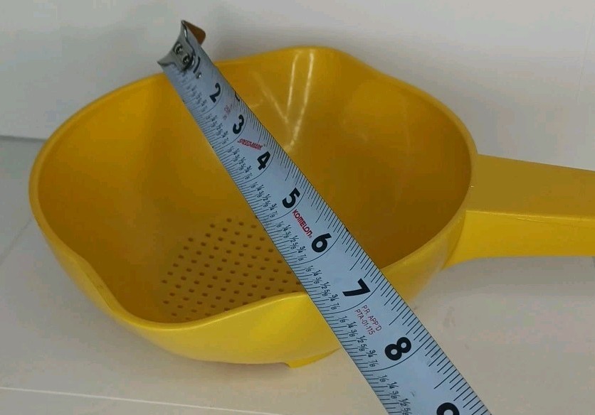 Vintage Tupperware 1 Quart Yellow Colander Handle Strainer