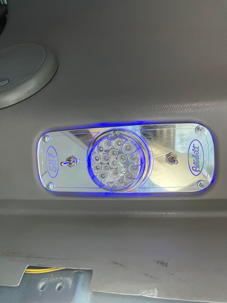 Peterbilt 587 Dome Lights White Led Lights Color