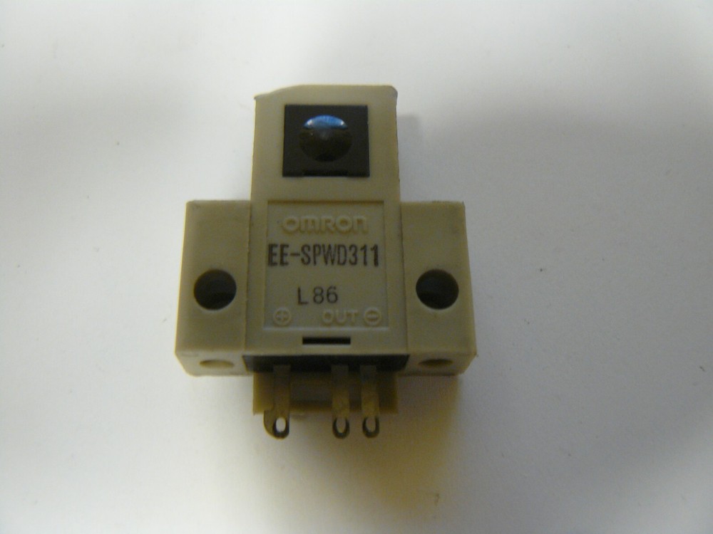 OMRON EE-SPWD311 PHOTOELECTRIC MICRO SENSOR
