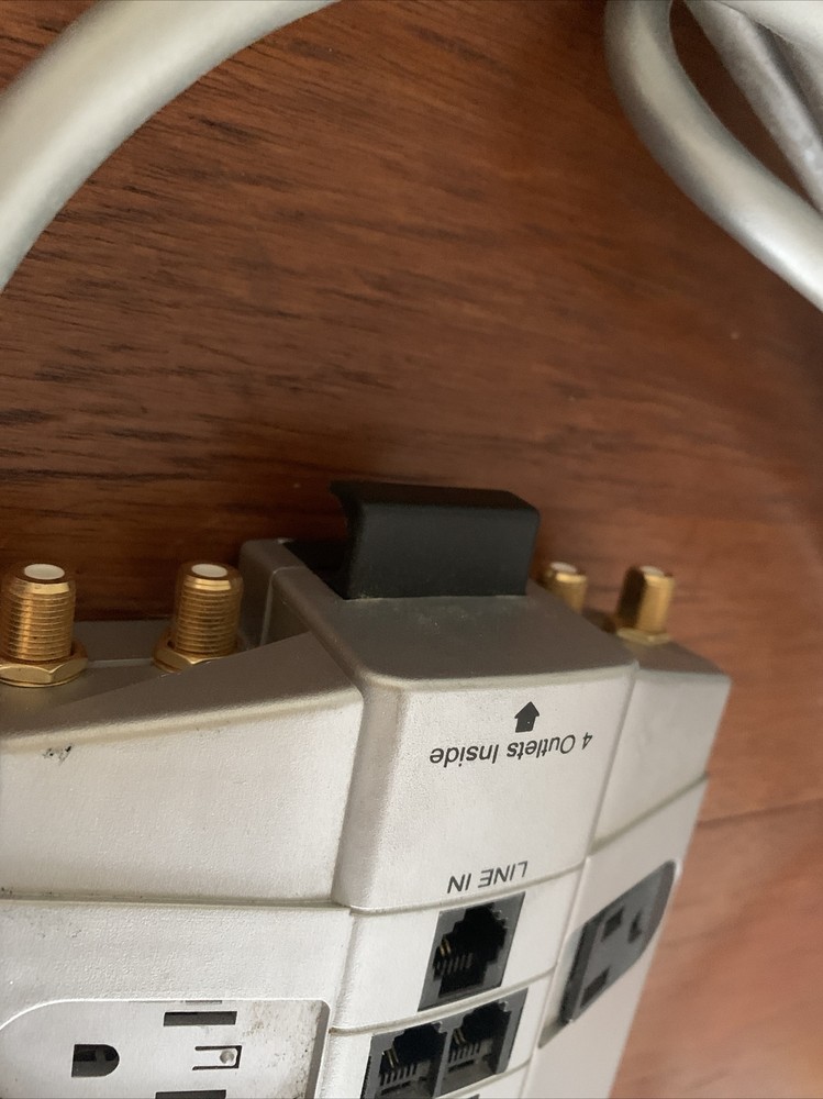 Newpoint Transient Voltage Surge Suppressor Model 201136 With Extension