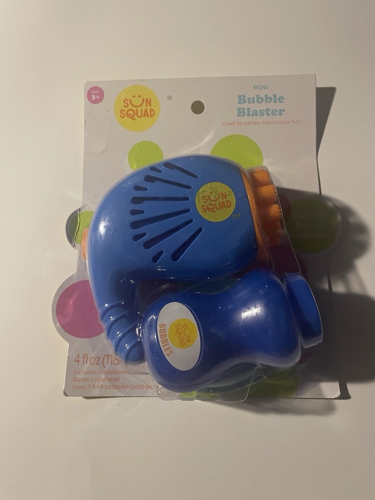 Sun Squad Mini Bubble Blaster New Sealed Summer Wet Fun Needs Batteries AAA