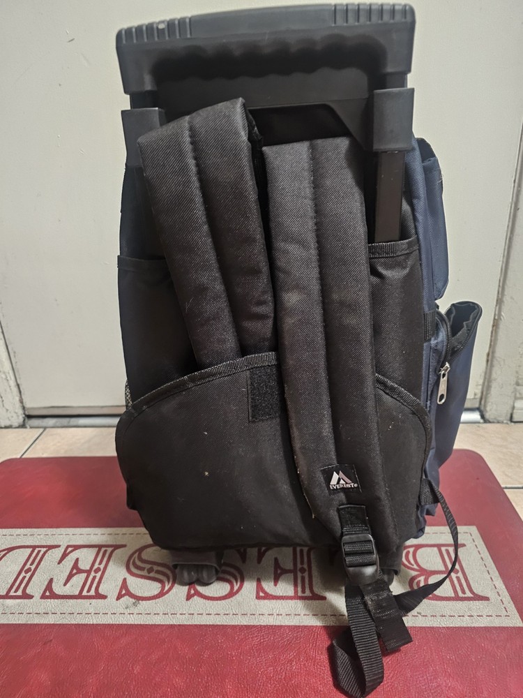 Everest rolling backpack