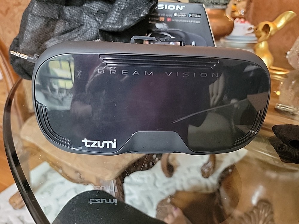 Tzumi Dream Vision Virtual Reality Smartphone Headset iOS, Android Black VR