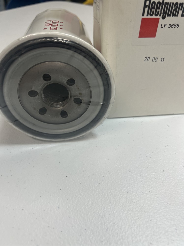 NEW Fleetguard Lube Filter Spin-On - LF3666