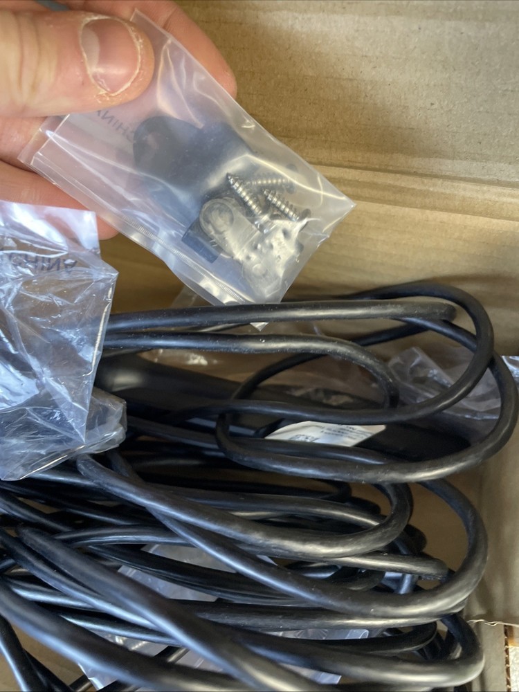 RayMarine DragonFly 7 ChartPlotter Fishfinder E70320 W/ Transducer