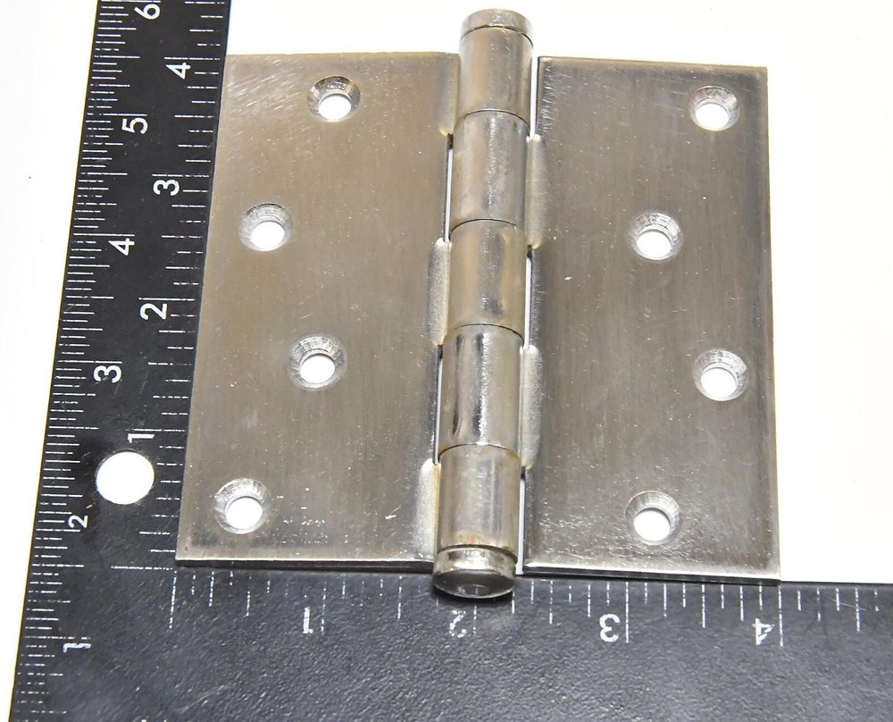 2 MATCHING NATIONAL HINGES 4 x 4